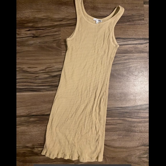 Cute little tan dress 👗 - Picture 1 of 2